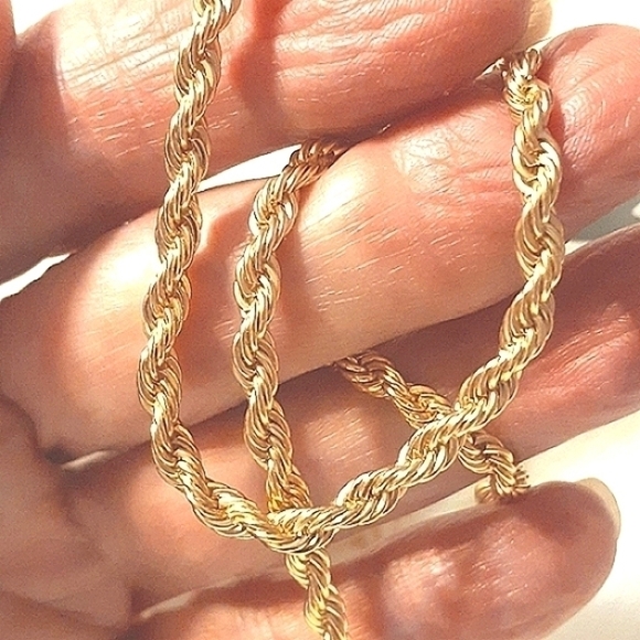 NWT: Gold ROPE CHAIN - Picture 5 of 5